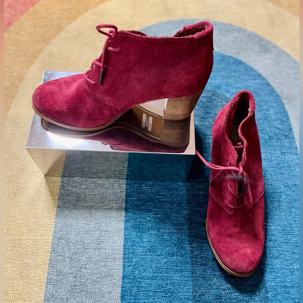 Toms Burgundy Suede Leather Lace Up Booties. Size 9.5 I think  they fit small